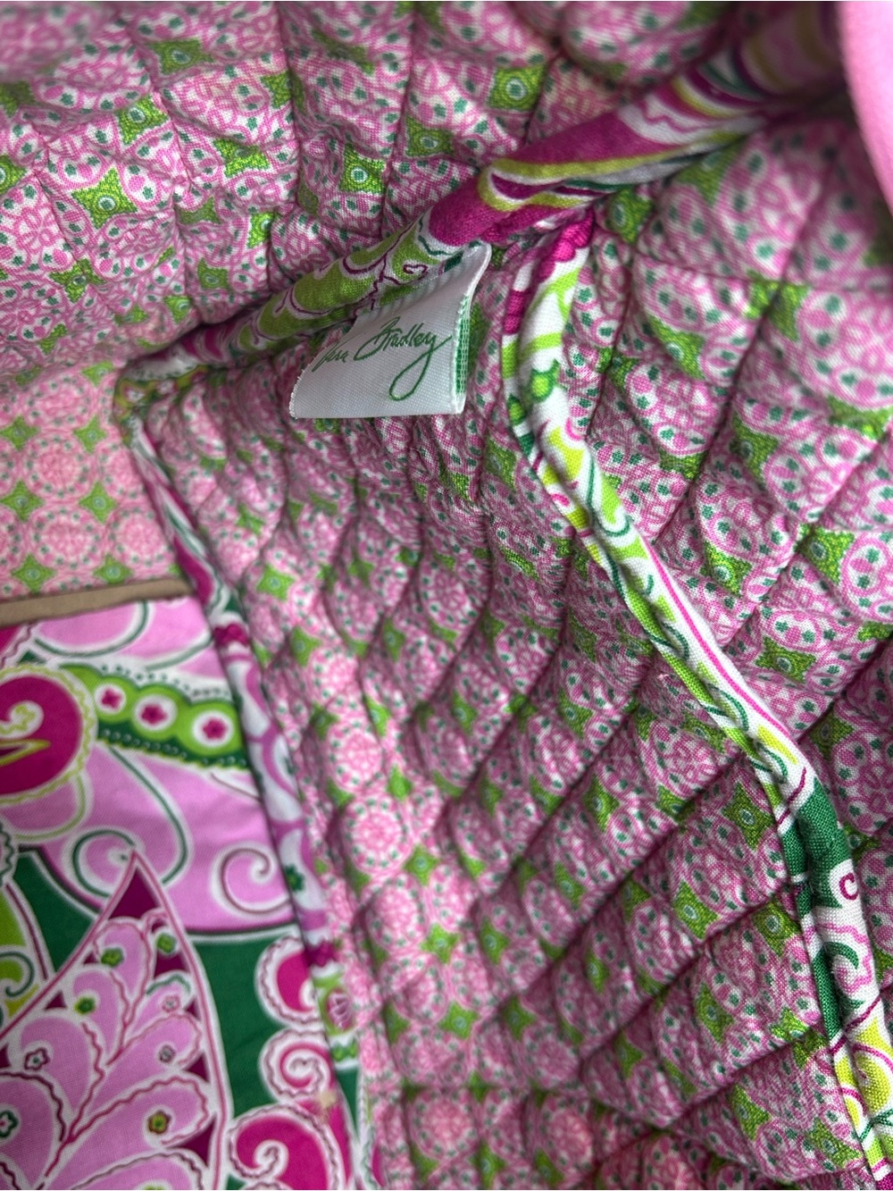 Vera Bradley Retired Rare Pinwheel Pink Super Tote 16H x 18W x 8D - Picture 5 of 10